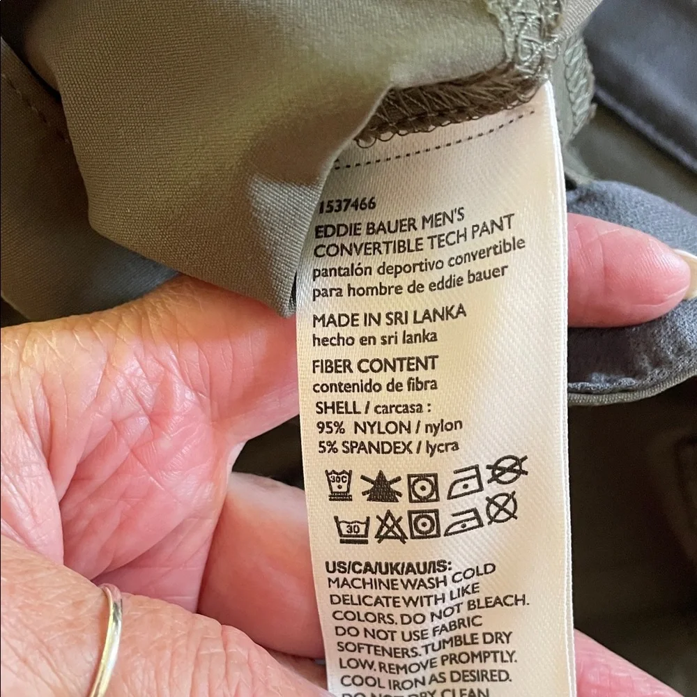 Eddie Bauer Men's Khaki pants/shorts - Picture 6 of 6